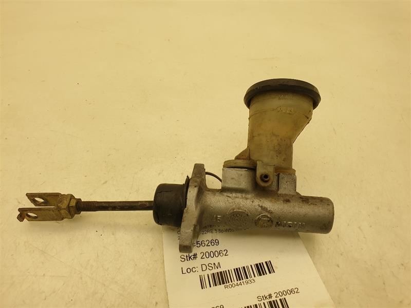 89-95 TOYOTA PICKUP 2.4L 4CYL MT CLUTCH MASTER CYLINDER ASSEMBLY