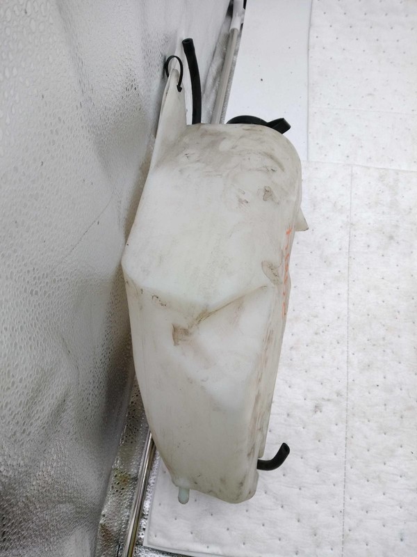 2005 Chevrolet Equinox Washer Fluid Reservoir OEM 15822676 White 66K Miles