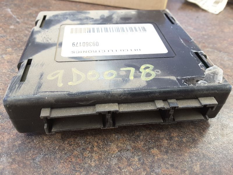 00 GRAND AM CHASSIS ECM BODY CONT BCM RH DASH 37900