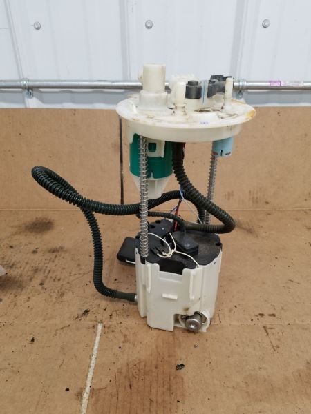 Fuel Pump Assembly Primary Tank Mounted AWD Fits 08-09 VUE 216017