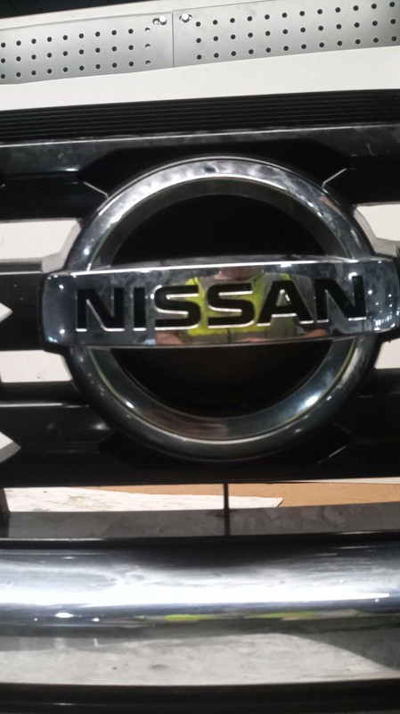 2017 Nissan Pathfinder Grille Grey OEM Used 1 Broken Tab 623109PF1A