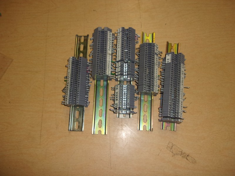 Morisettitalia End Plate Terminal Blocks 43010, HUGE lot of 129 *FREE SHIPPING*