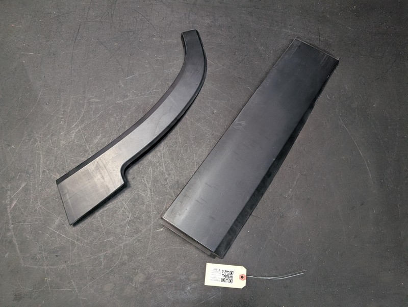 2PC Rear Right Door Lower Moldings Set 2017 Jeep Cherokee 1YW34RXFAB 2014 - 2022