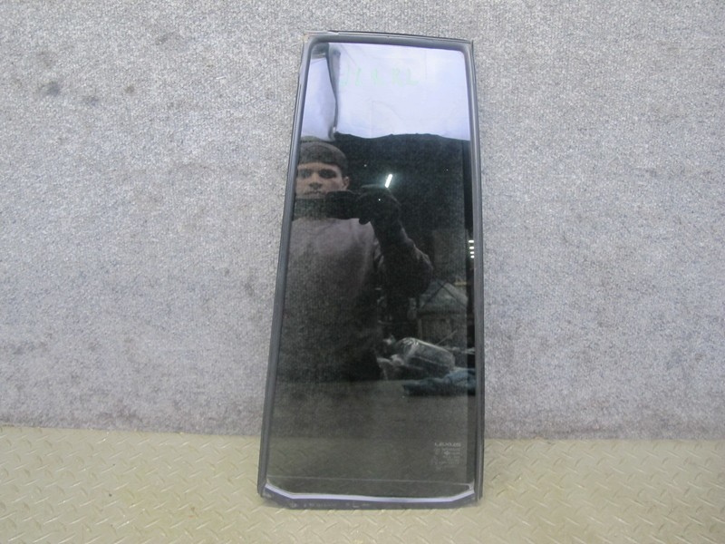 2004-2007 LEXUS UZJ100L LX470 REAR LEFT DOOR VENT FIXED GLASS WINDOW
