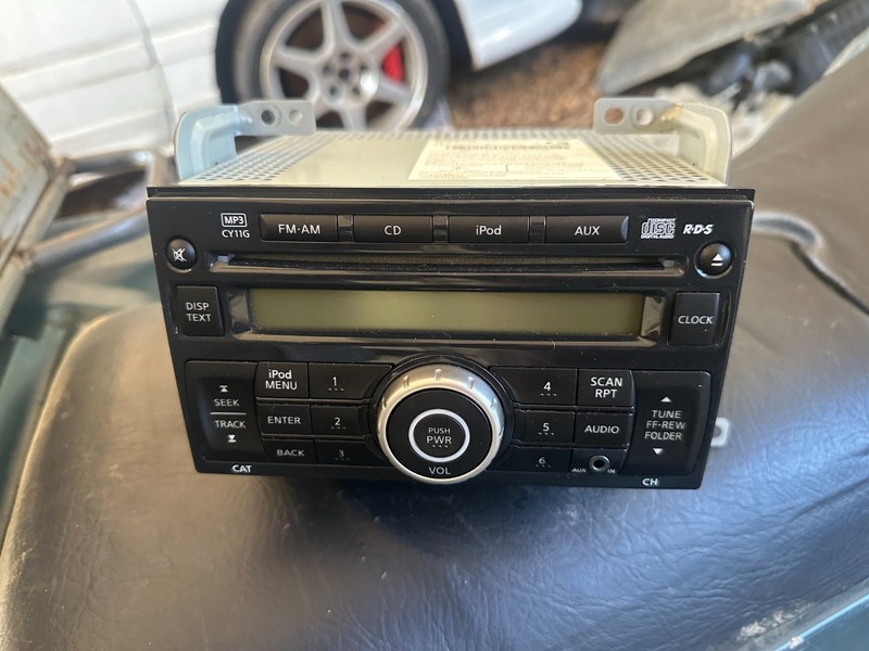 11-14 NISSAN JUKE OEM RADIO STEREO CD PLAYER RECEIVER W/ 5" SCREEN 28181KM2A