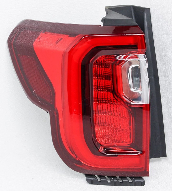 OEM GMC Acadia: Denali, SL, SLE, SLT Left Driver Side LED Tail Lamp Lens Chipped