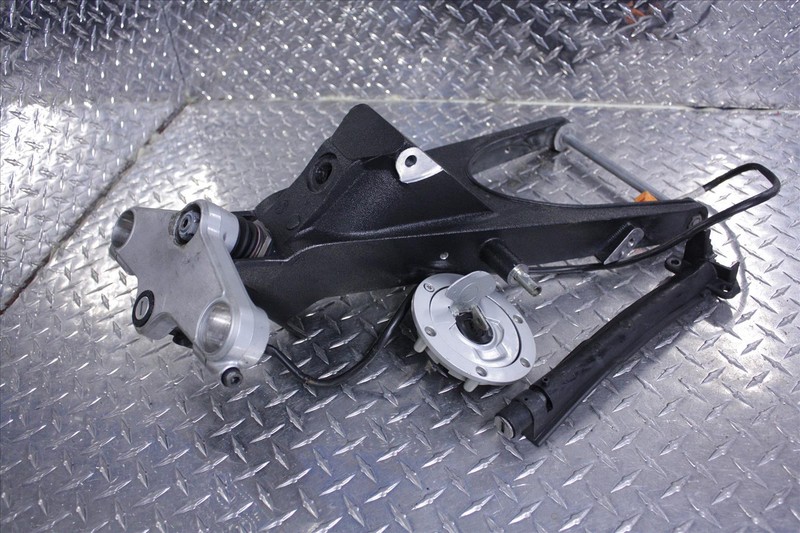 1995 BMW R 1100 RS MAIN FRAME STEERING W/ IGNITION SWITCH GAS CAP R1100RS 95