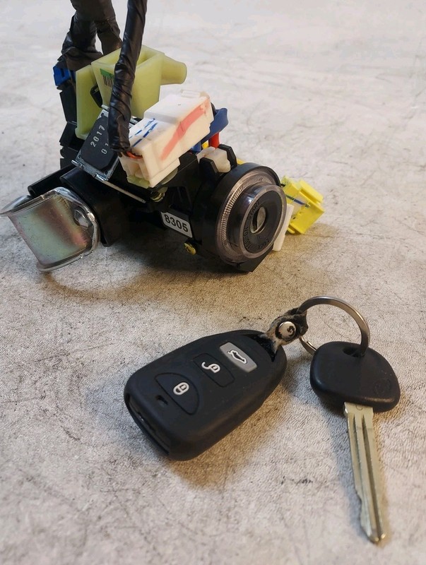 2017-2020 Hyundai Elantra Ignition Switch Assembly w/ 1 Key 1 FOB & Pigtails OEM