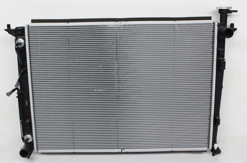 OEM Radiator For KIA Sorento (3.3L) 25310-C6870