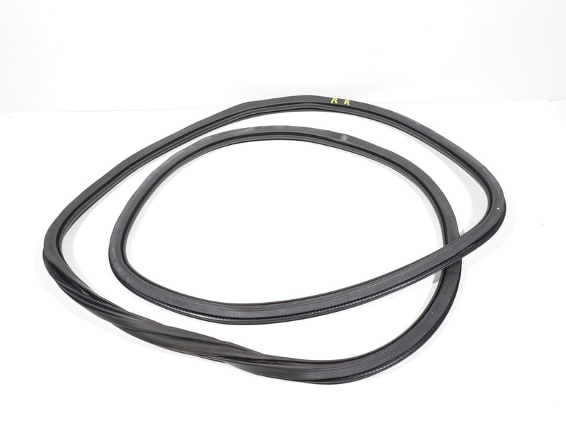 2017-2019 Audi Q7 4M Rear Right Side Door Body Weatherstrip Seal OEM