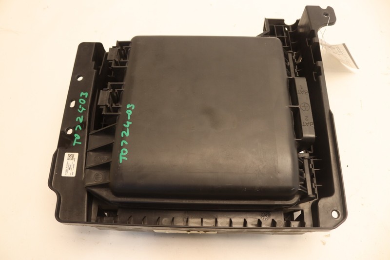 2017-2025 FREIGHTLINER CASCADIA 126 DISTRIBUTION JUNCTION FUSE BOX BLOCK OEM
