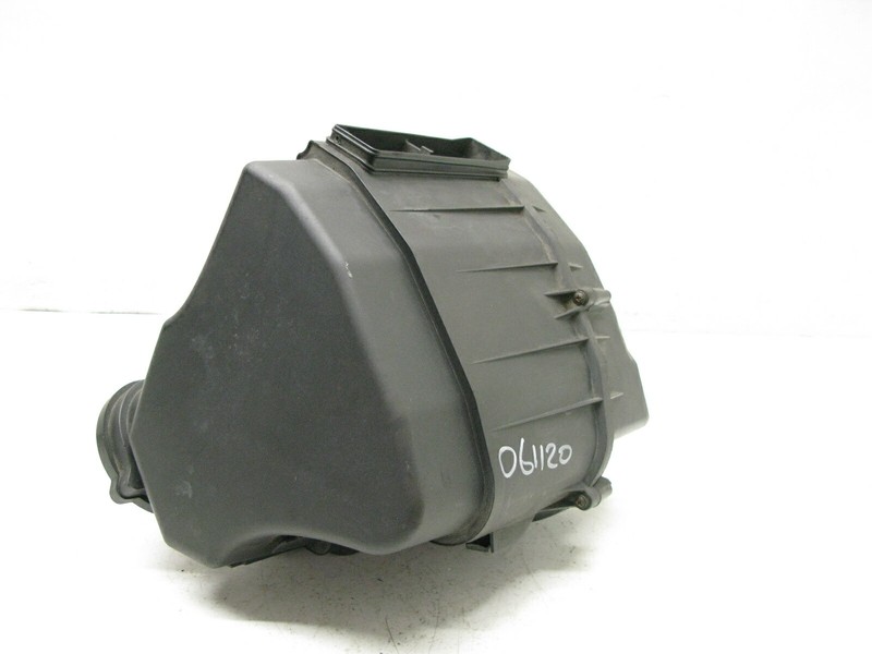 03-10 AUDI D3 A8 S8 INTAKE AIR CLEANER FILTER BOX TUBE OEM 061120