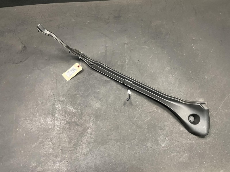 Rear Trunk Tailgate Right Pinch Sensor 2021 Cadillac XT4 84507201 2019 2020 2022