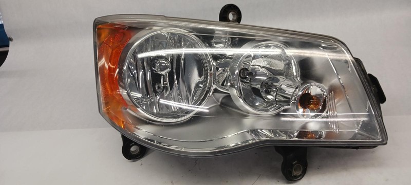 08-'16 CHRYSLER TOWN & COUNTRY Right Passenger Headlight Headlamp OEM Grade B