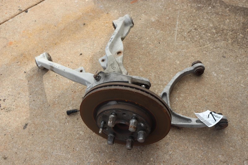 15-16 CHEVY/GMC SUBURBAN RWD FRONT RIGHT SPINDLE KNUCKLE HUB CONTROL ARMS OEM