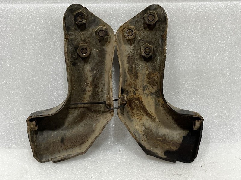 1994 1995 1996 CHEVROLET PICKUP 3500 2500 SUPPORT BRACKETS 15686451 15686452