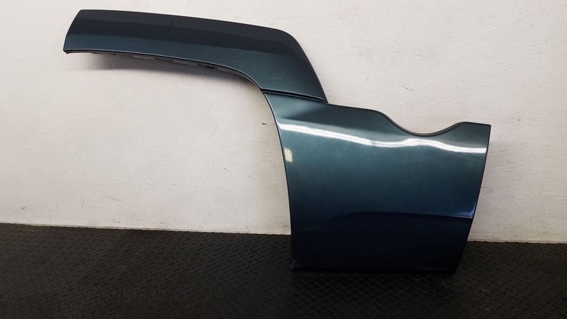 99-00 GMC Yukon Denali Left Driver Quarter Molding Green (18U) OEM 15738709