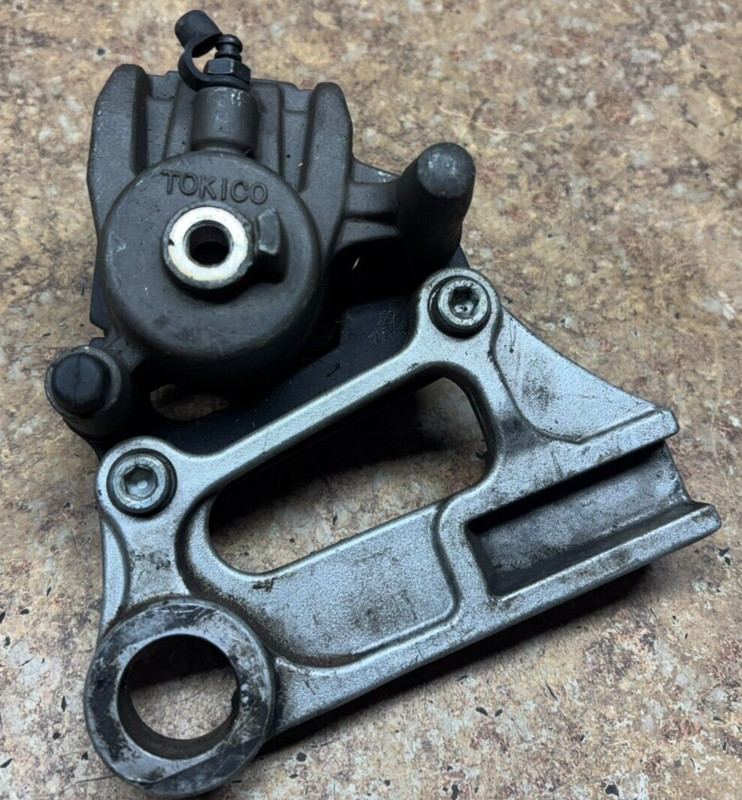 2002 Kawasaki Ninja ZX600 ZX 600 Rear Disk Brake Caliper Bracket Mount 02 D1