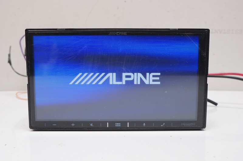 ALPINE iLX-W650 Multimedia Receiver Radio AM-FM 7" Display Tuner