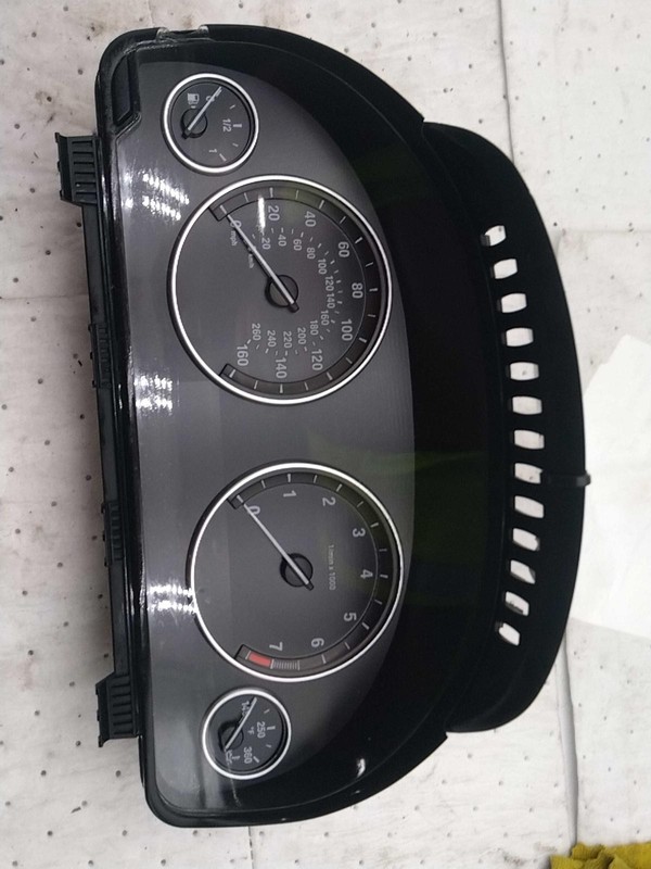 2017 BMW X5 Speedometer Gauge OEM Grey Used, Chip in Lens, 119k Miles