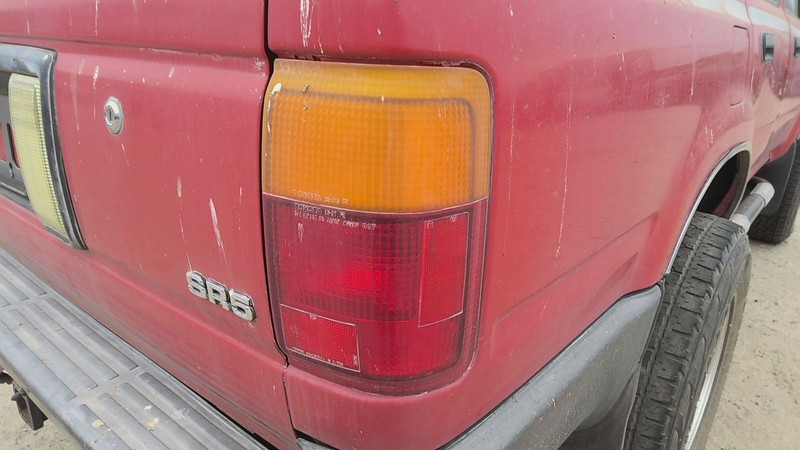 Tail Light Assembly TOYOTA 4RUNNER Right 90 91 92 93 94 95