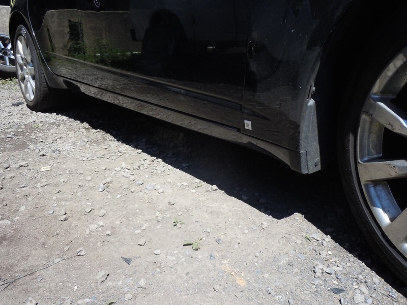 2008 2009 Cadillac CTS Sedan Rocker Panel Side Skirt Moulding Pass Right U8555