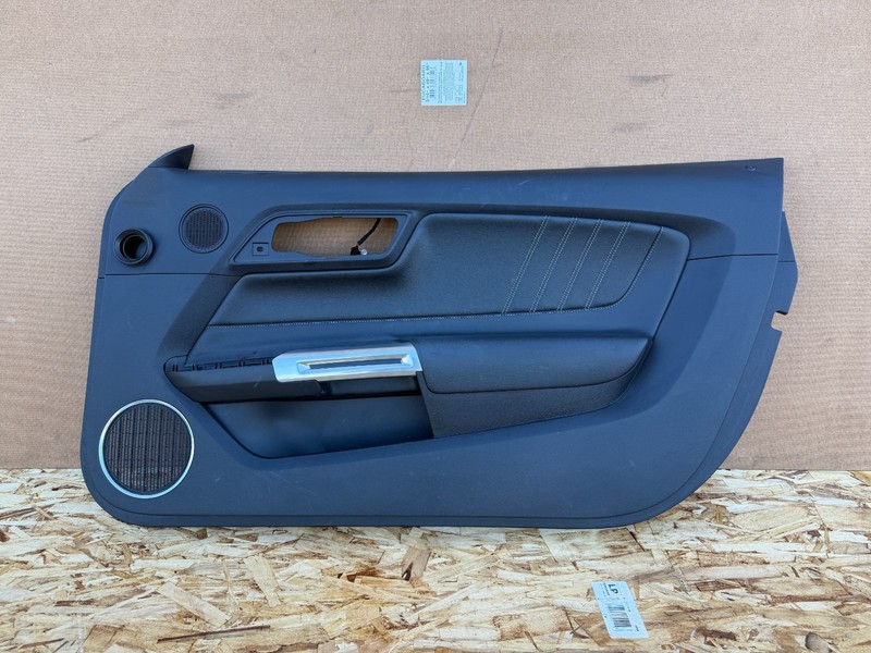 FORD MUSTANG GT 15-23 OEM RIGHT PASSENGER DOOR PANEL ASSEMBLY (BLACK/LEATHER)