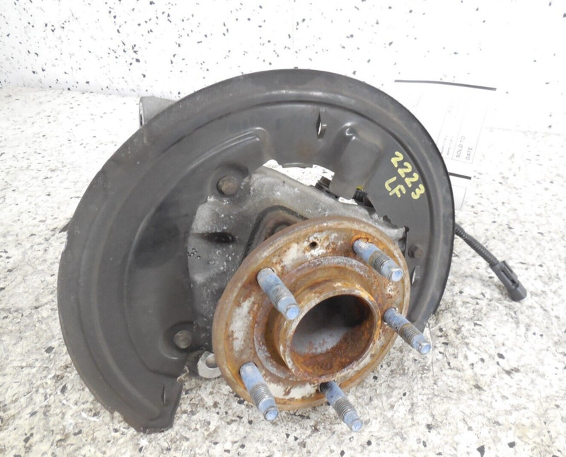 2013-2018 Cadillac ATS Front Spindle Knuckle Hub Driver Left LH OEM RWD