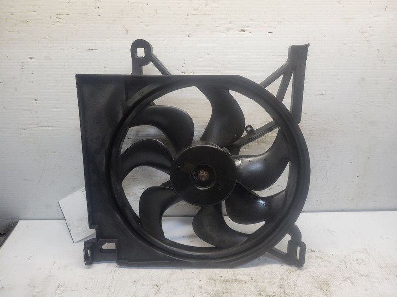 Driver Left Radiator Fan Motor Fan Assembly Fits 95-99 RIVIERA 1688235