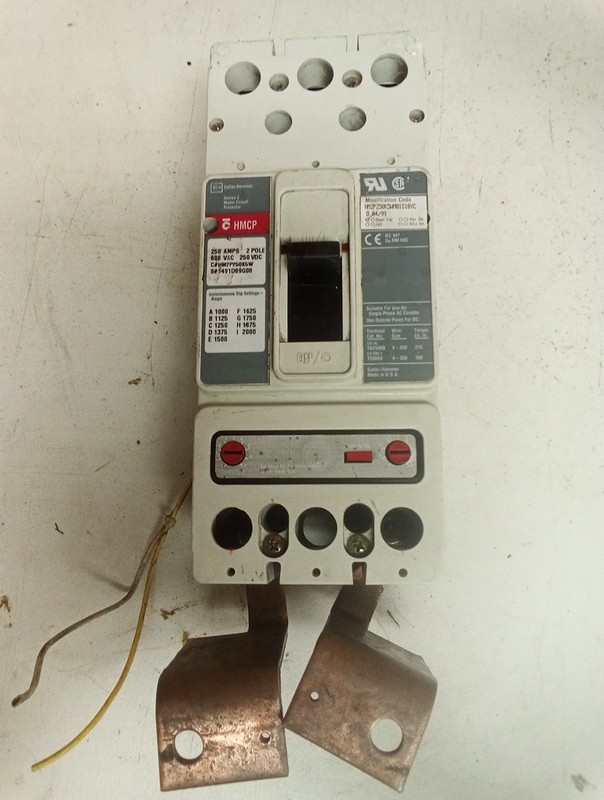 Cutler Hammer 250 Amp 2 Or 110-240 V CAT# SNT2LB11 Shunt Trip ( Damaged - Works)