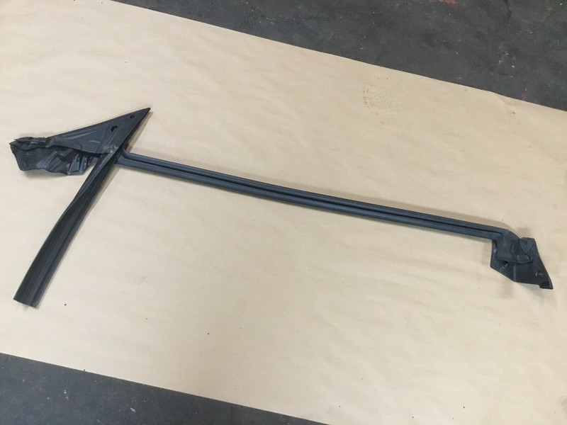 Mercedes C43 W205 AMG Coupe Front Left Window Guide Run Channel Seal 17 - 20 |:Y