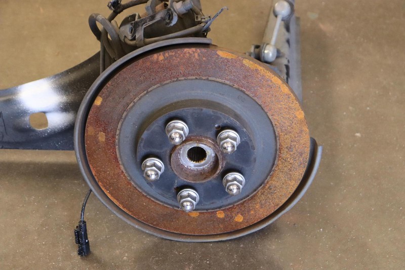2018-2020 MITSUBISHI ECLIPSE CROSS AWD REAR LEFT SPINDLE KNUCKLE HUB ASSY OEM