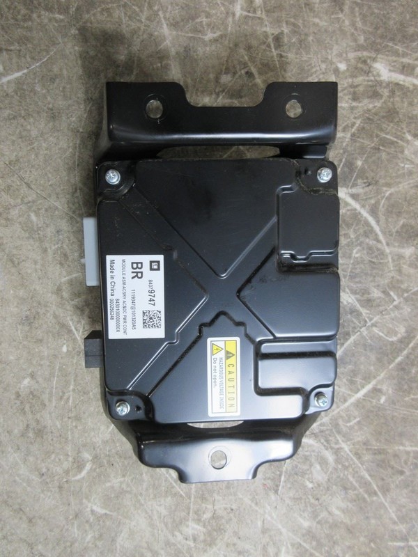 2019-2023 Chevy Silverado OEM AC & DC Power Control Module 84379747