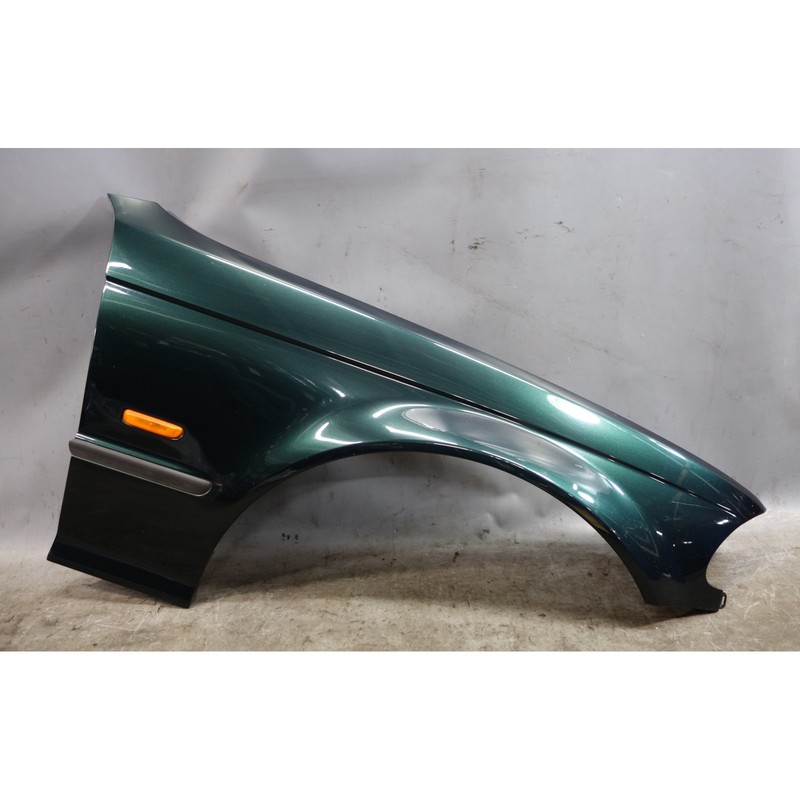 1999-2001 BMW E46 3-Series 4dr Right Front Fender Quarter Panel Oxford Green OEM