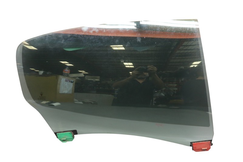 03-13 Maserati Quattroporte M139 Rear Right Passenger Side Door Window Glass Oem