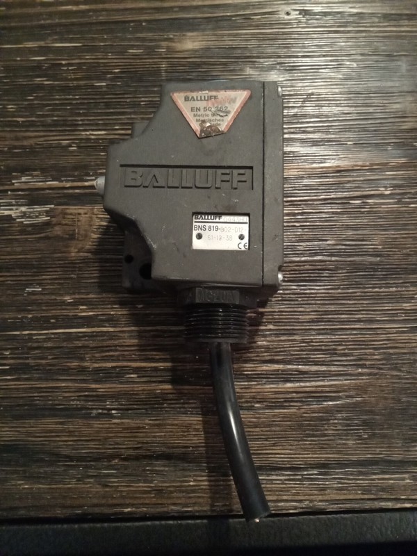 BALLUFF BNS 819-B02-D12-61-12-3B Sensor & Proximity Switch.