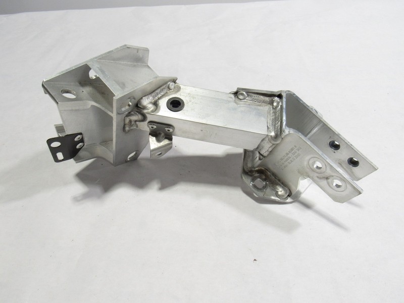 14-16 Porsche Cayman 2014 2.7L Right Engine Motor Crossmember Mount Bracket ;:A