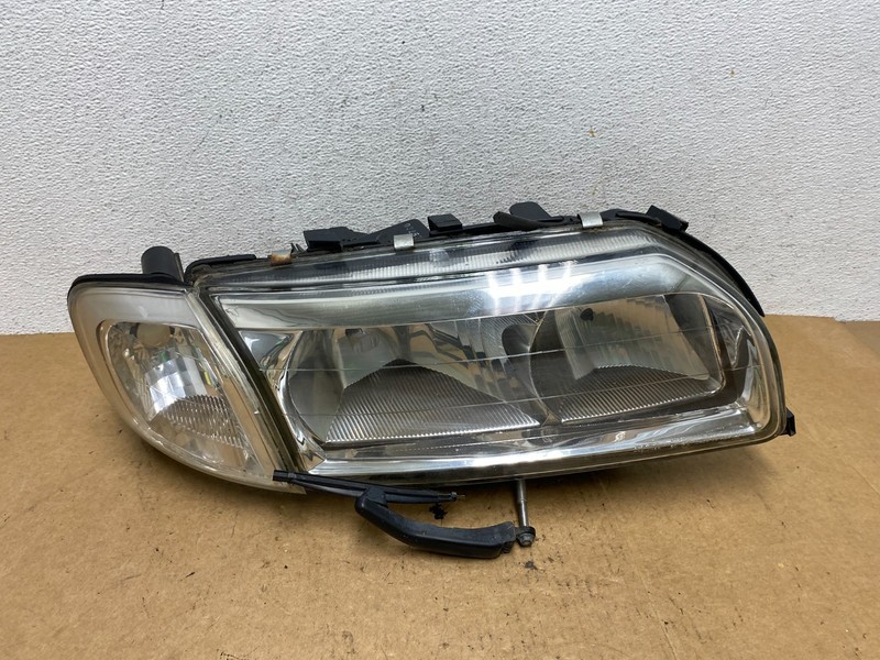 2004 2005 2006 Volvo S80 Right Passenger RH Side Halogen Headlight AE3284 DW