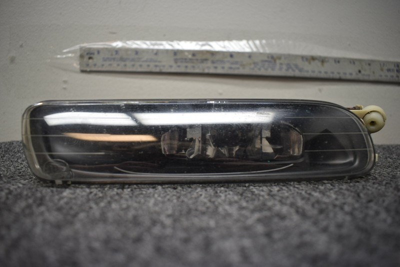 2001-2005 BMW 330I RIGHT SIDE FOG LIGHT FACTORY OEM