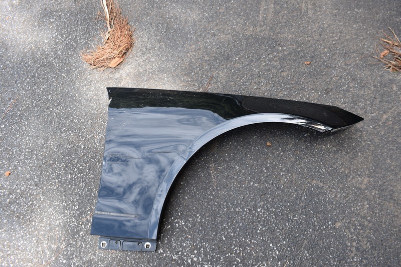 MERCEDES BENZ RIGHT SIDE FENDER FACTORY OEM LOCAL PICKUP
