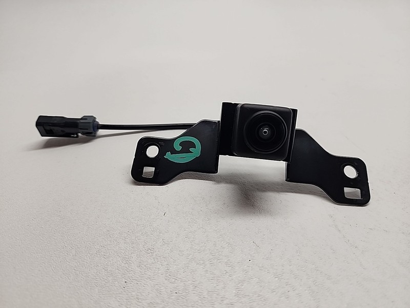 22 - 2024 MITSUBISHI OUTLANDER FRONT VIEW PARKING ASSIST CAMERA OEM | 284F1W040P