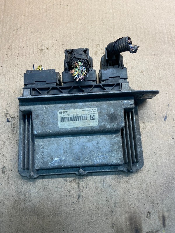2011 2012 Ford Van E150 E250 5.4L Engine Control Module Unit ECU Z8865 DG
