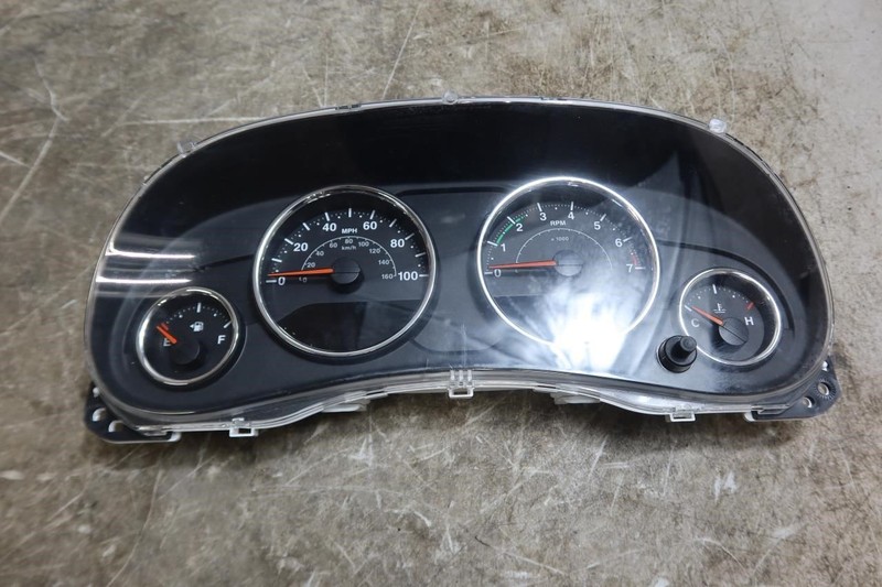 2014-2018 Jeep Wrangler JK OEM Instrument Panel Cluster Speedometer 38k 56054392