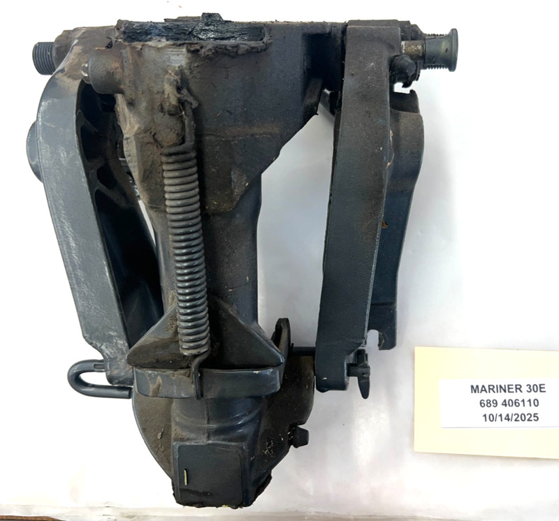 Yamaha Outboard 30hp C30ELRQ Clamp Swivel Bracket 689-43111-02-EJ