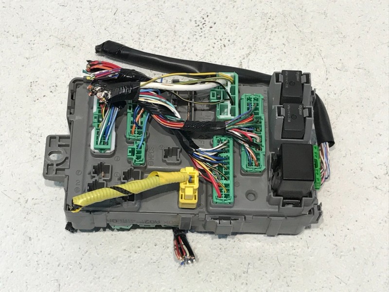 00-04 HONDA ODYSSEY LEFT MULTIPLEX FUSE BOX OEM