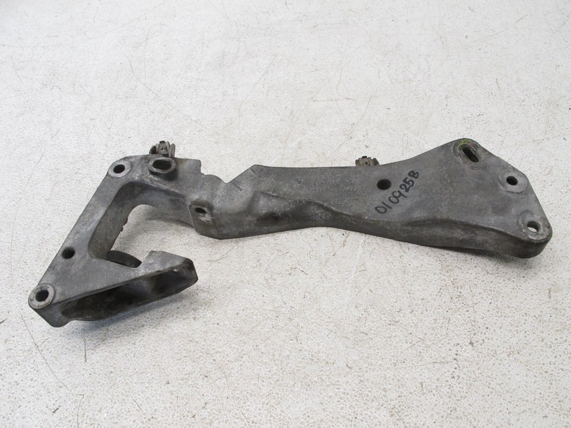 06-21 BMW F30 320i 2 3 4 5 xDRIVE TRANSMISSION CROSSMEMBER SUPPORT BRACKET 01092