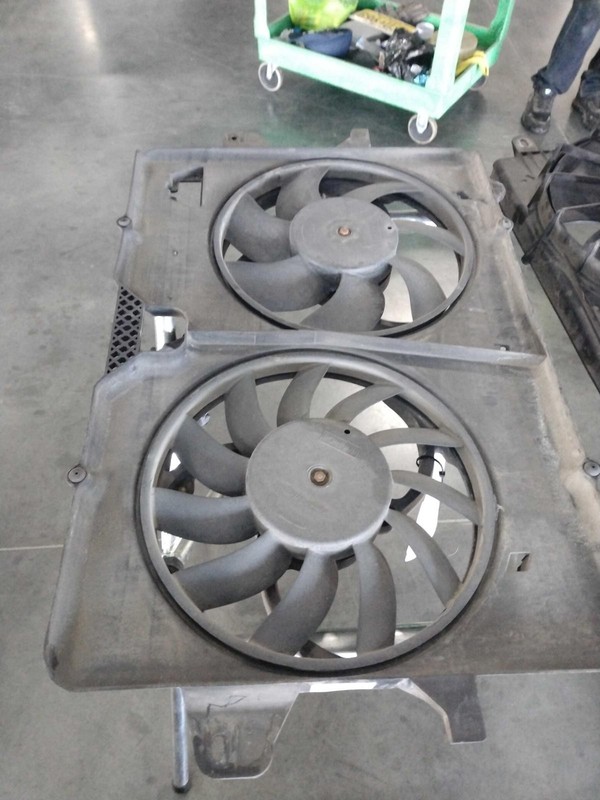 2012 Ford Escape Engine Cooling Fan Motor OEM Silver 230k Miles NJ25-26859