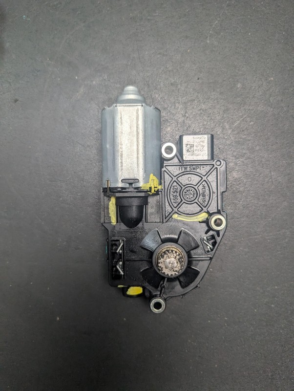 Sun Roof Motor 2015 Volvo S60 39824966 2014 2016 2017 2018