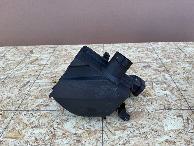 GENESIS G80 2018-2020 OEM RIGHT PASSENGER AIR CLEANER BOX 3.3T V6 ASSEMBLY