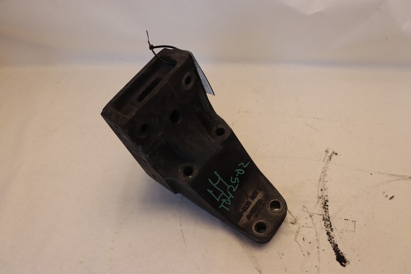 2013-2020 KENWORTH T680 FRONT LEFT DRIVER CAB CAB SUPPORT MOUNT A85-6136 OEM